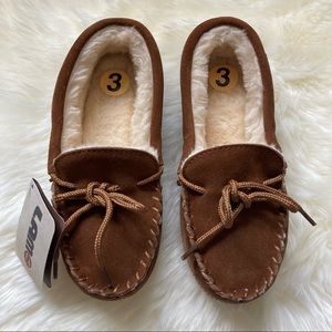 NWT Lamo Kids Moccasins Size 3